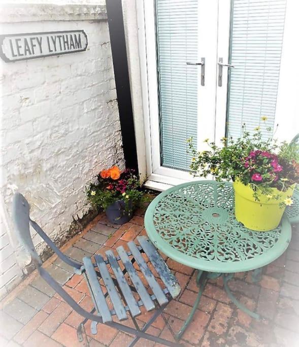 Sunny Seaside Beach House Lytham Centre Sleeps 8 リザム・セント・アンズ エクステリア 写真